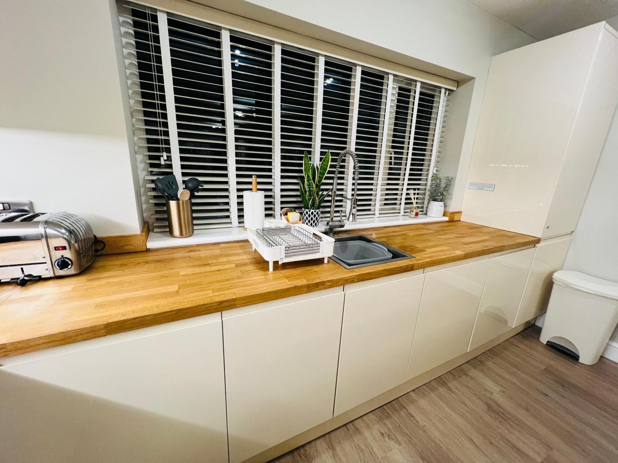 The Duplex Margate With Deck & Living Space Air Conditioning Екстер'єр фото